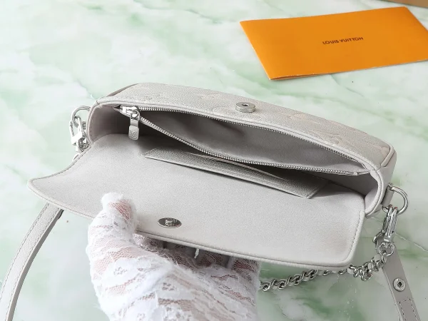 Wallet on Chain Ivy Monogram Empreinte Leather - Image 10