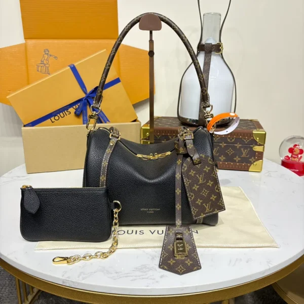 Womens Leather Chain Shoulder Bag - Image 3