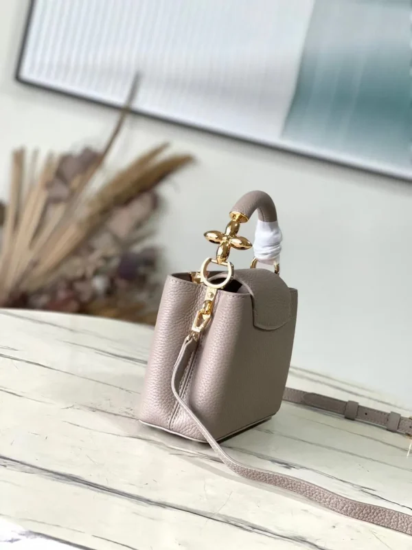 Capucines MM Capucines Handbags - Image 4