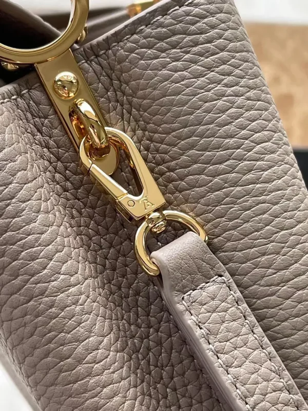 Capucines MM Capucines Handbags - Image 10