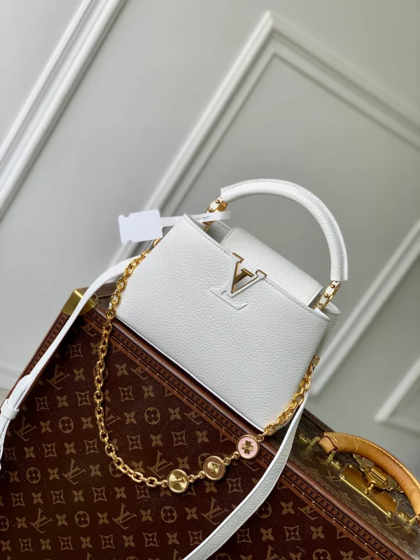 Capucines BB Taurillon Leather