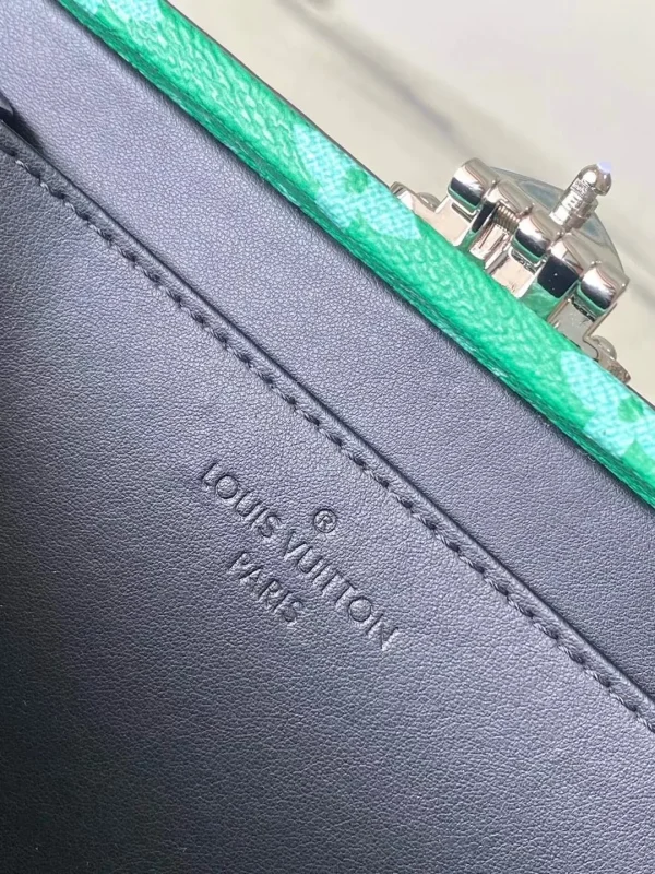 Clutch Box Taigarama  Hardsided - Image 11