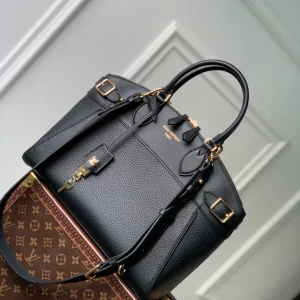 Designer Genuine Leather Medium Sized Shoulder Bags With Lock High Capacity Womens Handbag