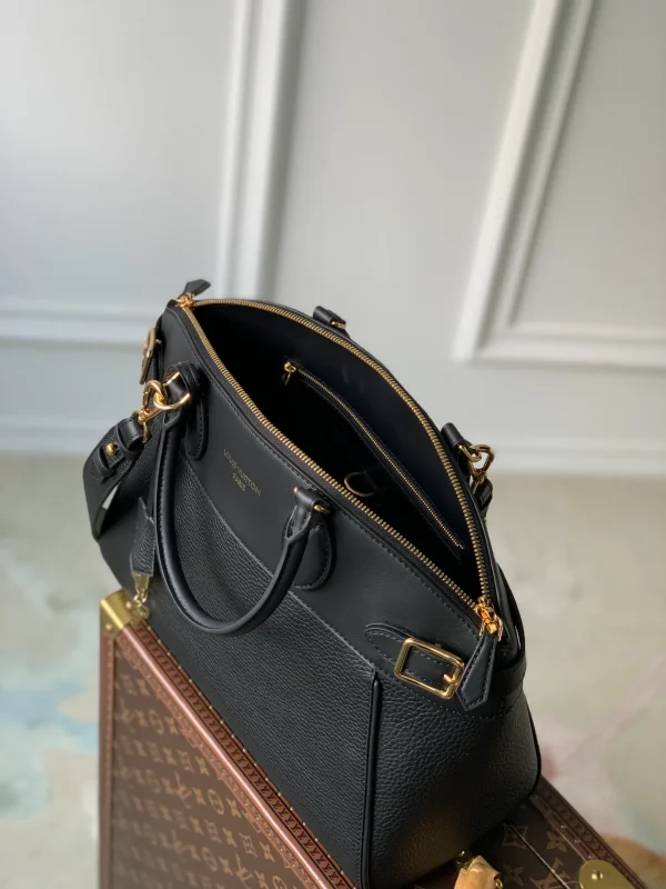 Designer Genuine Leather Medium Sized Shoulder Bags With Lock High Capacity Womens Handbag - Image 10
