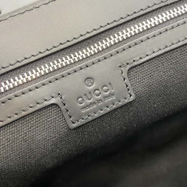 GG Black Medium Crossbody bag in black GG Supreme - Image 2