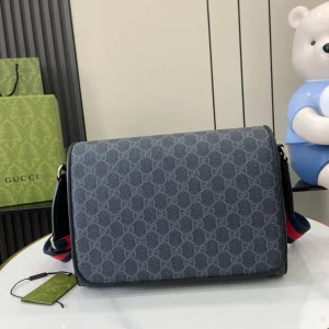 GG Black Medium Crossbody bag in black GG Supreme