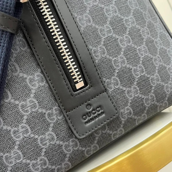 GG Black medium duffle bag in black GG Supreme - Image 2