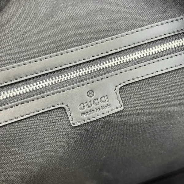 GG Black medium duffle bag in black GG Supreme - Image 7