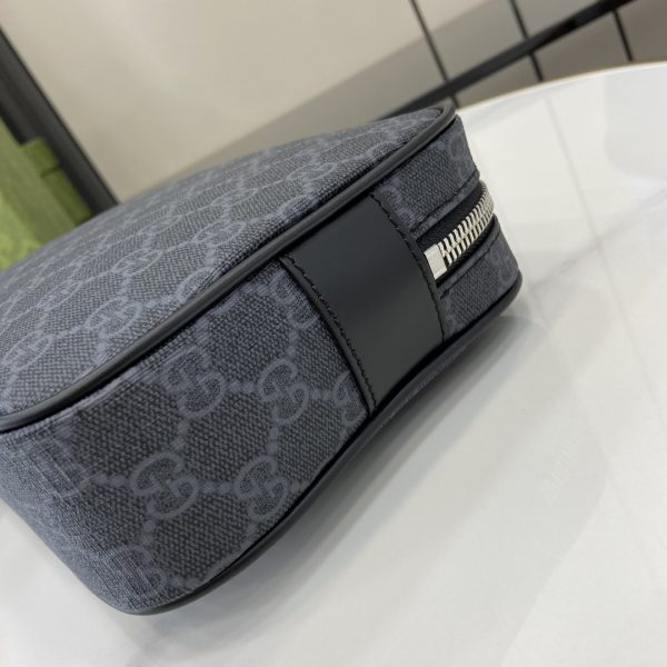GG Black small pouch in black GG Supreme - Image 8