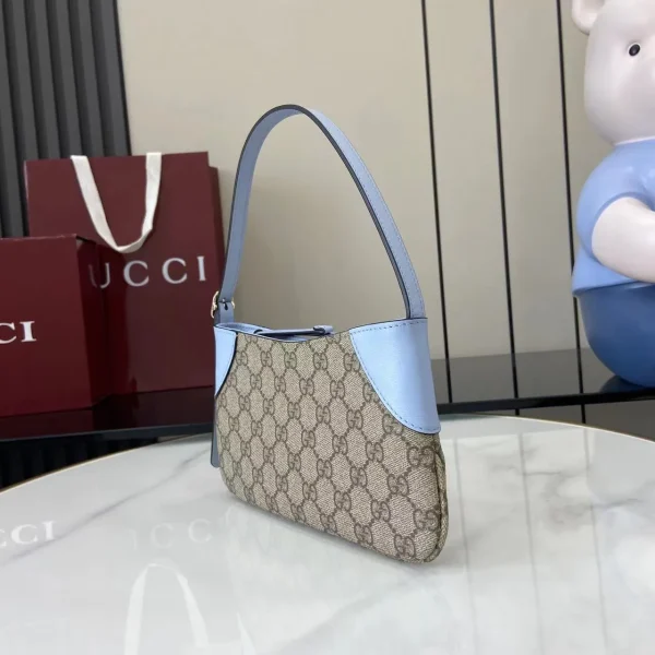 GG Emblem small shoulder bag - Image 5
