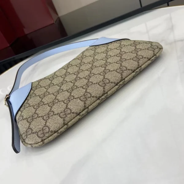 GG Emblem small shoulder bag - Image 6