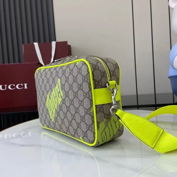 Bi-color small pouch in beige and dark brown Supreme Bag - Image 9