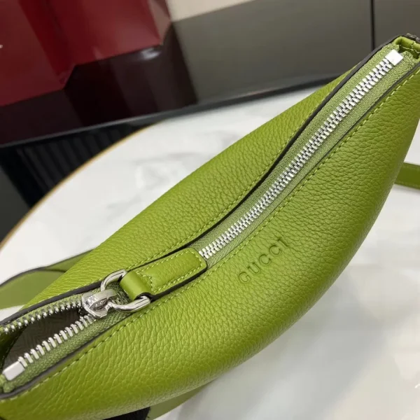 Gucci B small bag in Green Leather - Image 11