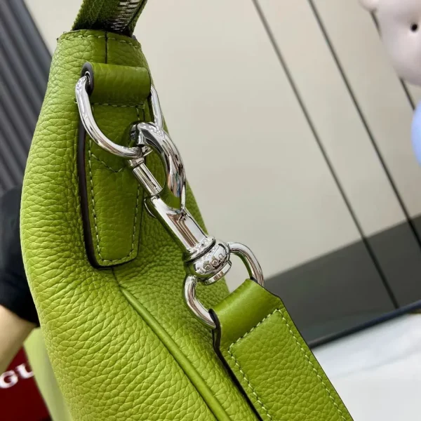 Gucci B small bag in Green Leather - Image 4