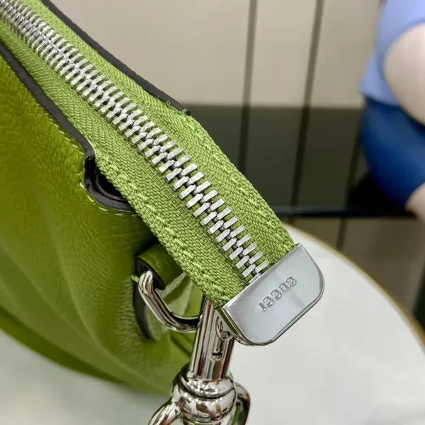 Gucci B small bag in Green Leather - Image 5