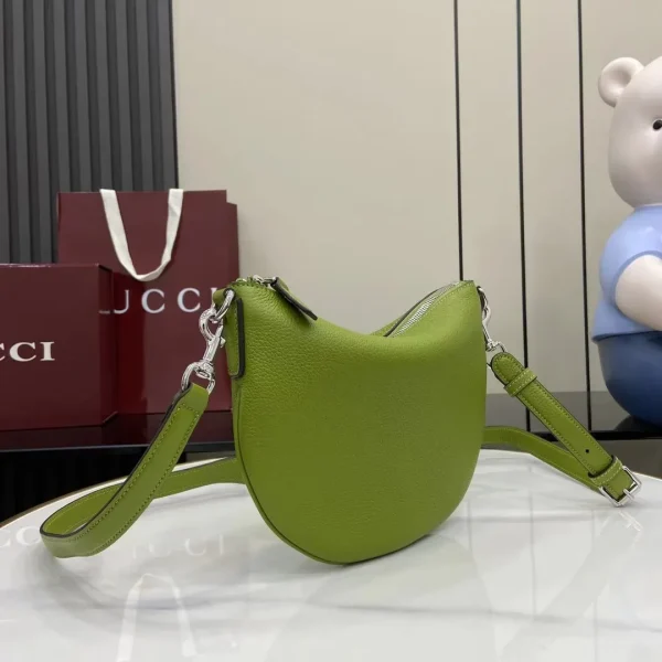 Gucci B small bag in Green Leather - Image 6