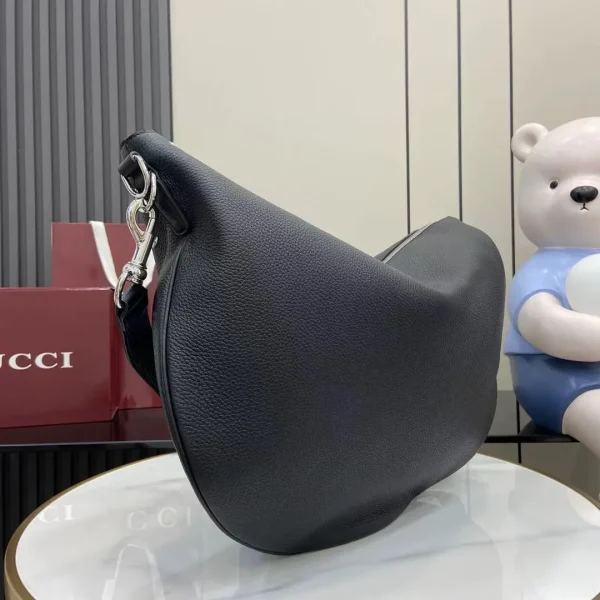 Gucci B small bag in black leather - Image 5