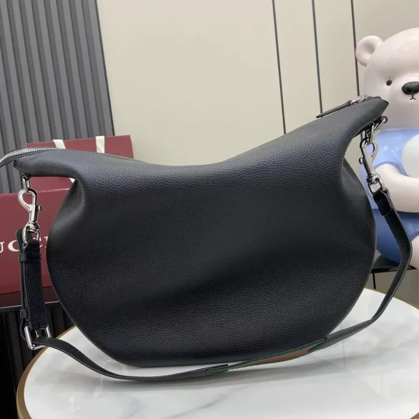 Gucci B small bag in black leather - Image 6