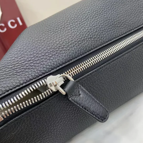 Gucci B small bag in black leather - Image 8