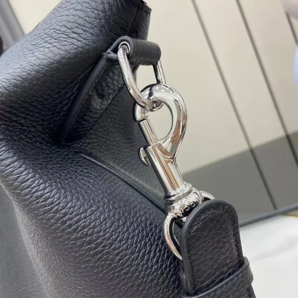 Gucci B small bag in black leather - Image 9