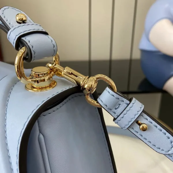 Gucci Blondie medium top - Image 2