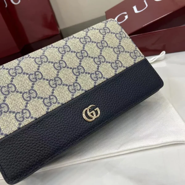 Gucci Cross-body Bags for Women - Image 6