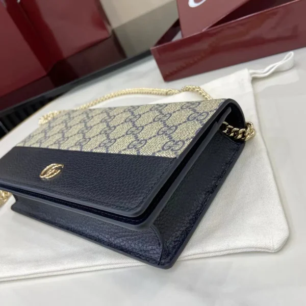Gucci Cross-body Bags for Women - Image 7