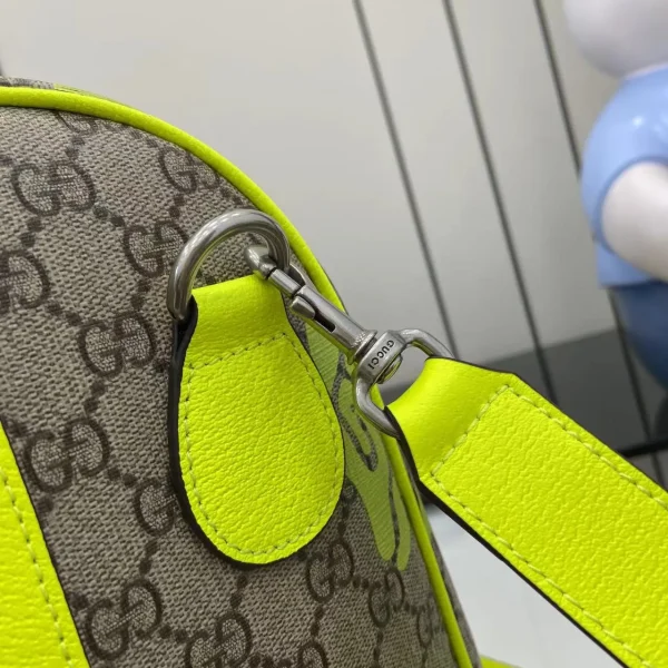 Gucci Duffle Bags for Men - Image 2