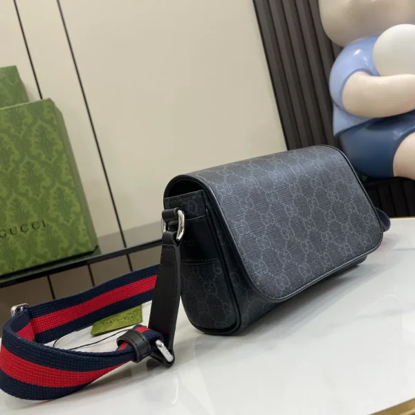 Gucci GG Supreme Messenger Bag - Image 4