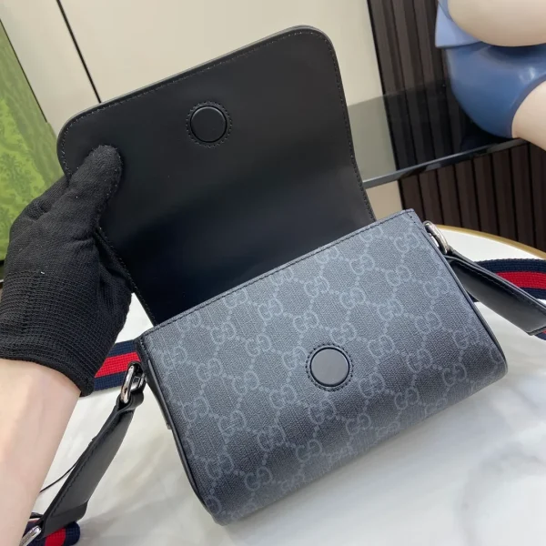 Gucci GG Supreme Messenger Bag - Image 10