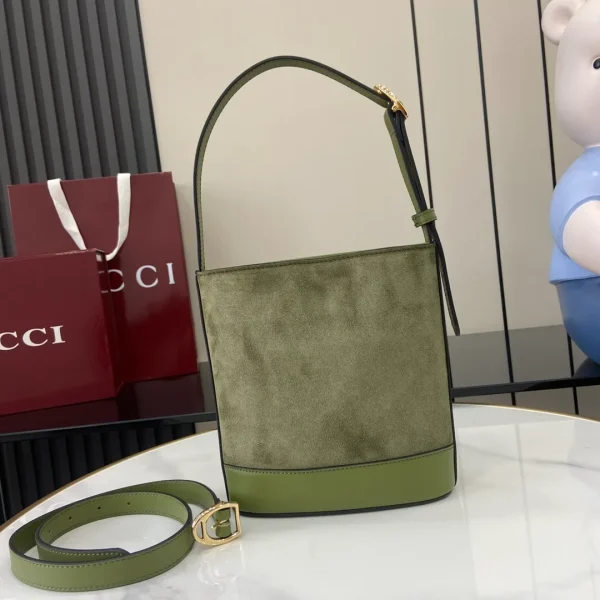 Gucci Horsebit 73 Mini suede shoulder bag in green - Image 4