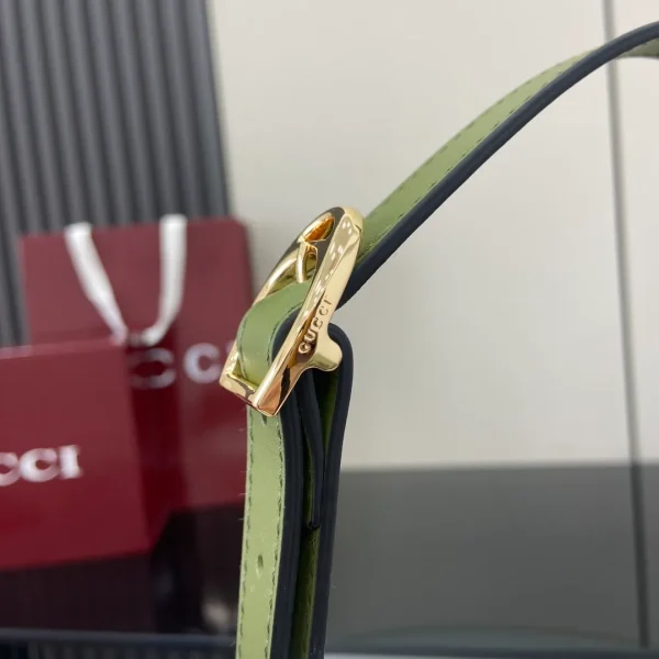 Gucci Horsebit 73 Mini suede shoulder bag in green - Image 8