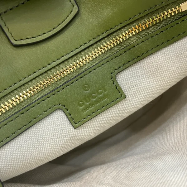 Gucci Horsebit 73 Mini suede shoulder bag in green - Image 9