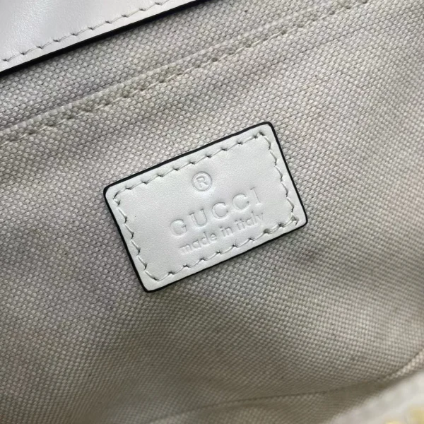 Gucci Horsebit small shoulder bag in White Leather - Image 11