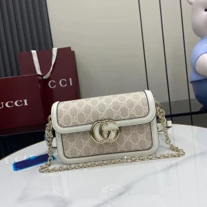 Gucci Horsebit small shoulder bag in White Leather