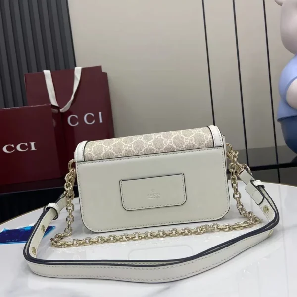Gucci Horsebit small shoulder bag in White Leather - Image 5