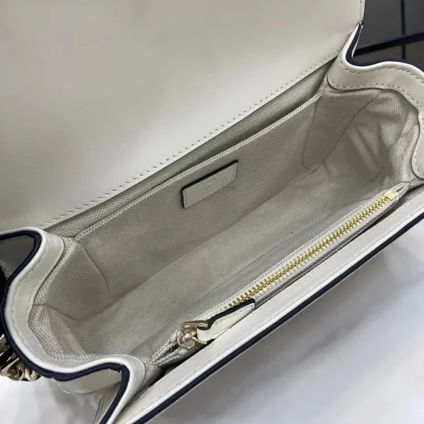 Gucci Horsebit small shoulder bag in White Leather - Image 10