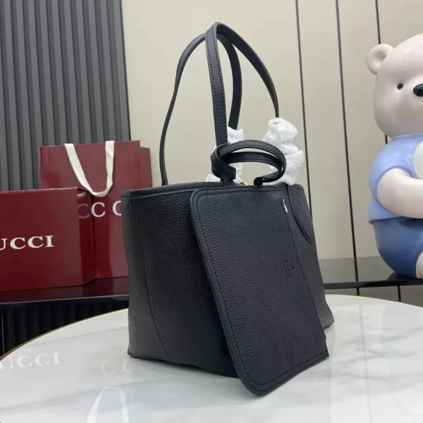 Gucci Totissima small reversible tote bag in black leather - Image 3