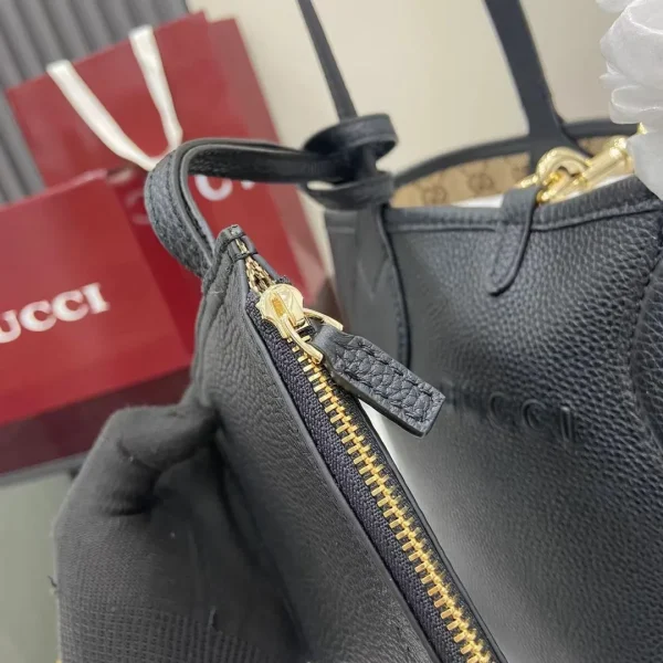 Gucci Totissima small reversible tote bag in black leather - Image 8