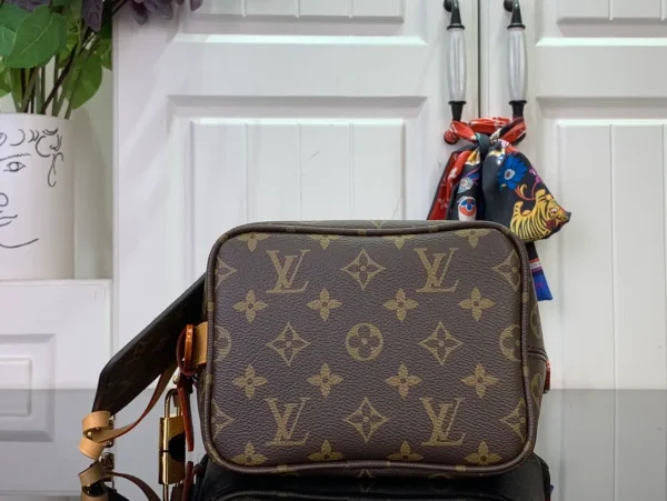 Handbags and Small Leather Goods Valentine's Day Gifts - Image 5