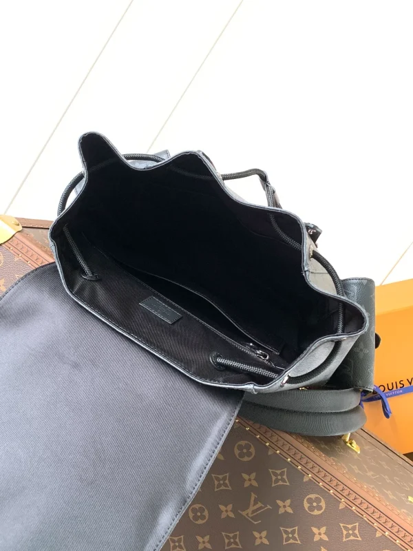 LOUIS VUITTON Damier Graphite Christopher MM Back Pack Black - Image 5