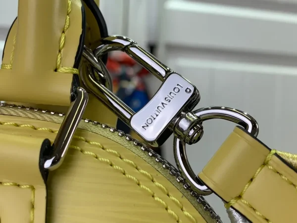 LOUIS VUITTON Epi ALMA BB 2WAY bag - Image 6