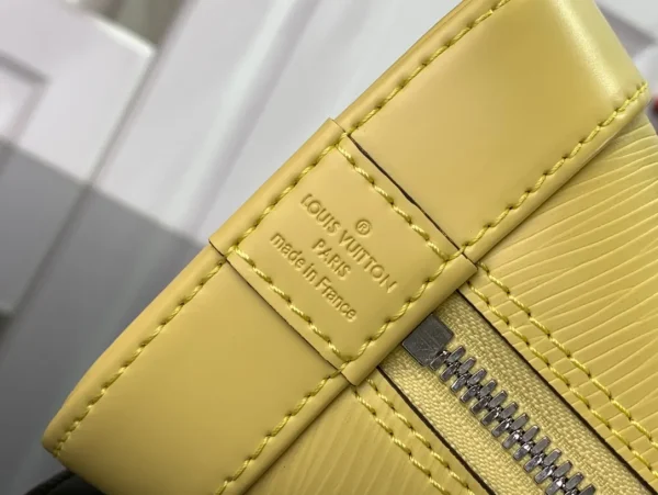 LOUIS VUITTON Epi ALMA BB 2WAY bag - Image 9