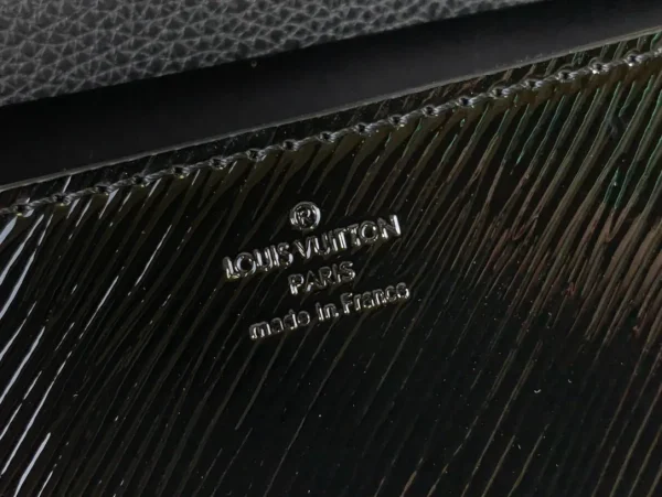 LOUIS VUITTON Women Bag - Image 10