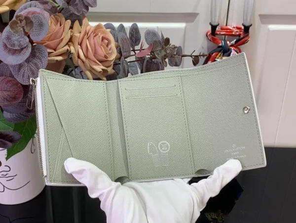 LV Wallet on Designer Wardrobe - Image 10