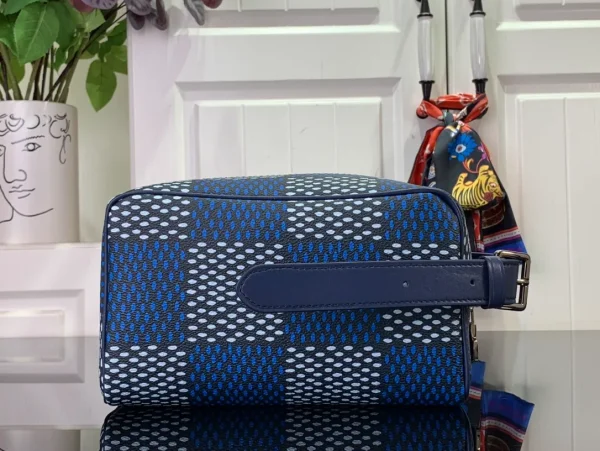 Locker Dopp Kit Damier bag