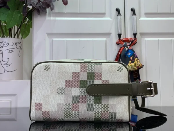 Louis Vuitton Black Patent Bag - Image 5