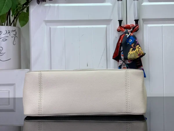Louis Vuitton Dauphine Soft Gm Bag - Image 6