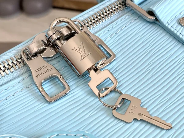 Louis Vuitton Keepall Bandoulière Bag - Image 7
