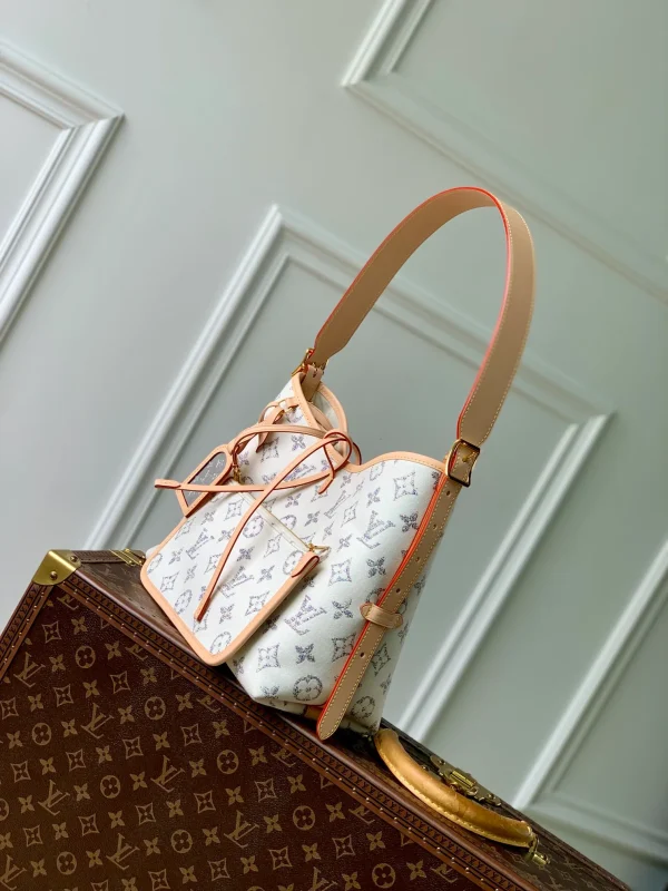 Louis Vuitton LV CarryAll PM Beige Cloth - Image 5